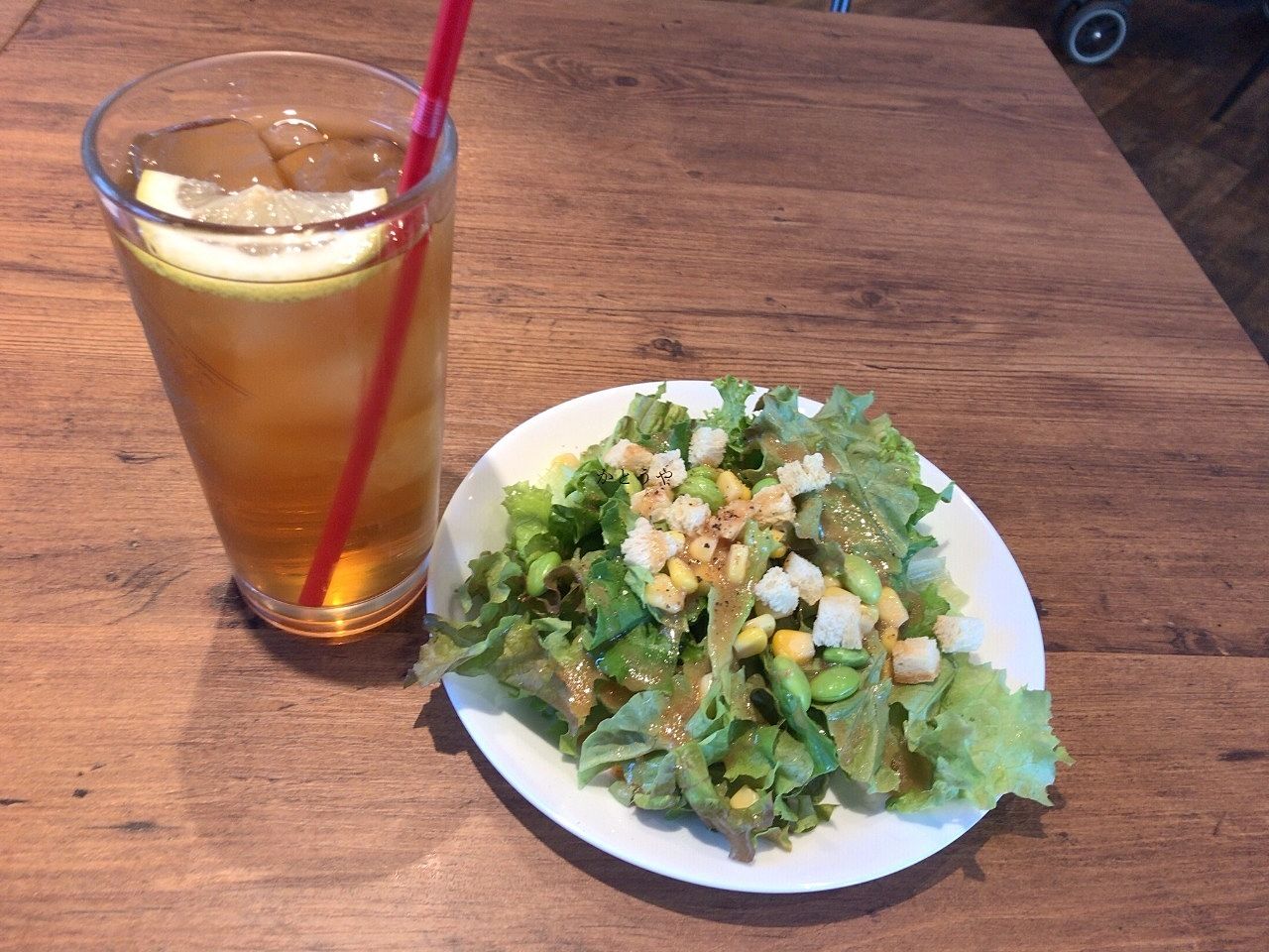 柏の葉キャンパス駅徒歩3分のアイビーダイナーさんのランチはサラダも食べ応えあります！