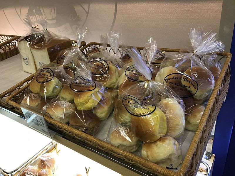 流山市初石のガーデンベリーズさんには各国のパンが販売されています